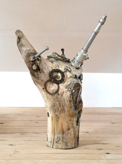 Half Human - a Sculpture & Installation Artowrk by Mikala Valeur
